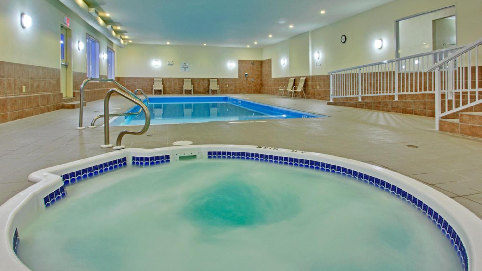 Holiday Inn Express Hotel & Suites Swift Current By Ihg Eksteriør billede