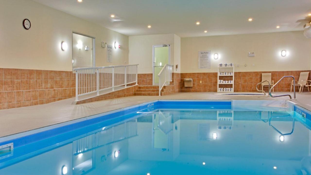 Holiday Inn Express Hotel & Suites Swift Current By Ihg Eksteriør billede