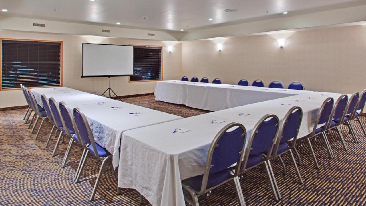 Holiday Inn Express Hotel & Suites Swift Current By Ihg Eksteriør billede