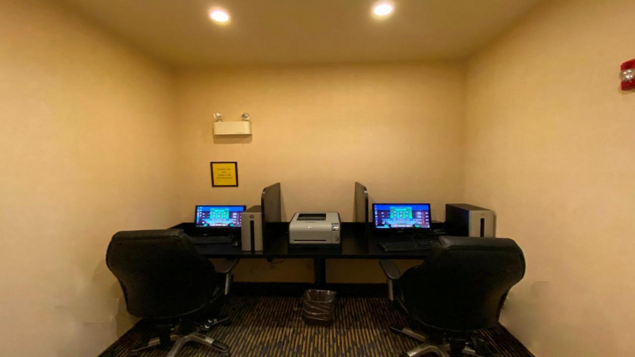 Holiday Inn Express Hotel & Suites Swift Current By Ihg Eksteriør billede