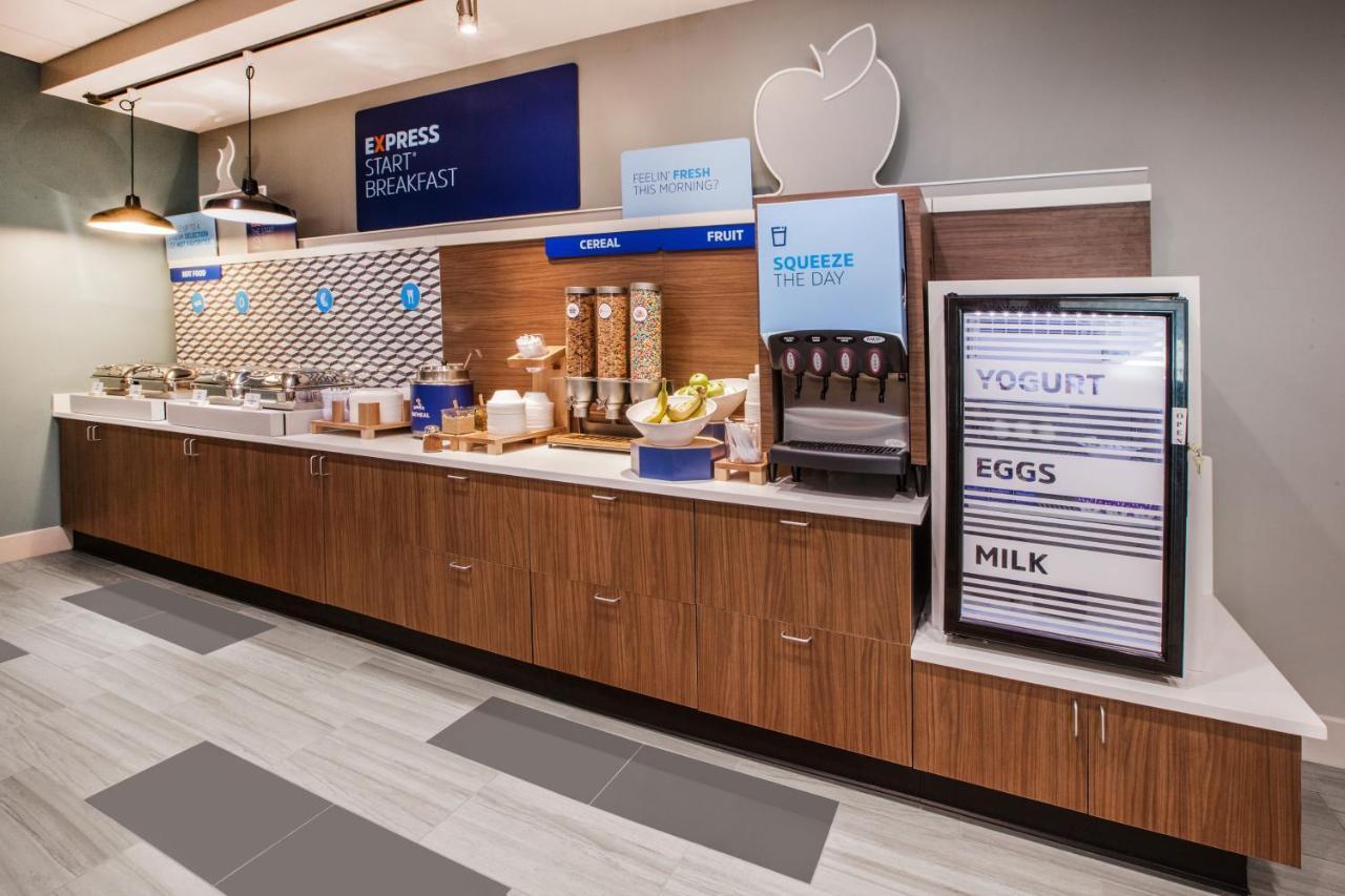 Holiday Inn Express Hotel & Suites Swift Current By Ihg Eksteriør billede
